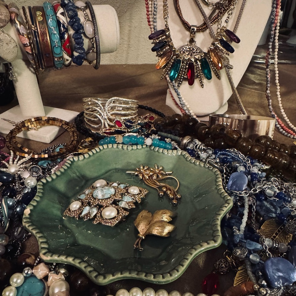 Like This Post For Jewelry Show Notifications!